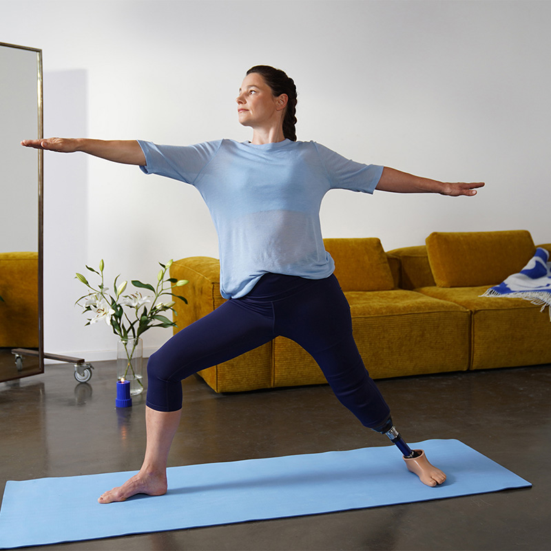 Foto Frau beim Sport mit einer Prothese